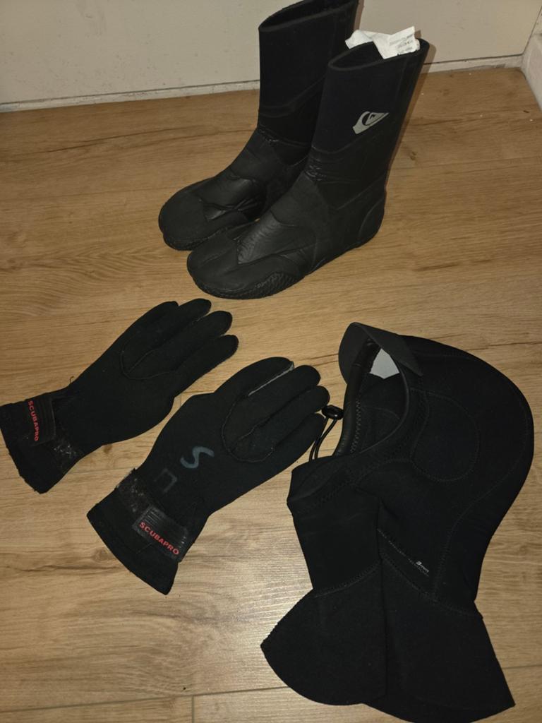 Wetsuit schoenen, handschoenen en hood, Ophalen of Verzenden, Wetsuit, Quicksilver