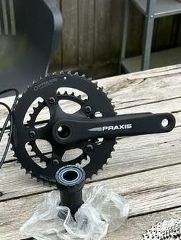 Praxis crankset voor 10/11 speed, Fietsen en Brommers, Fietsonderdelen, Crankstel of Pedalen, Ophalen of Verzenden, Zo goed als nieuw