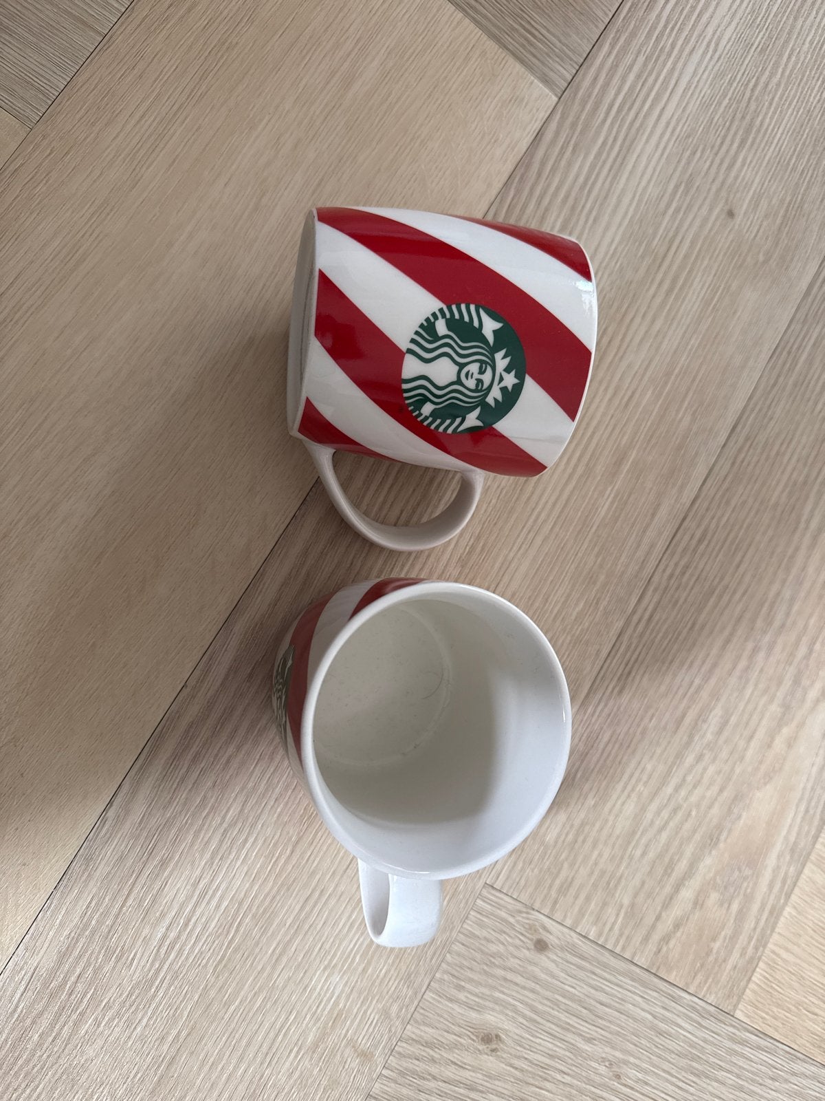 Starbucks Bekers - Set van 2 (Rood/Wit gestreept), Ophalen, Overige typen, Zo goed als nieuw, Steen/keramiek