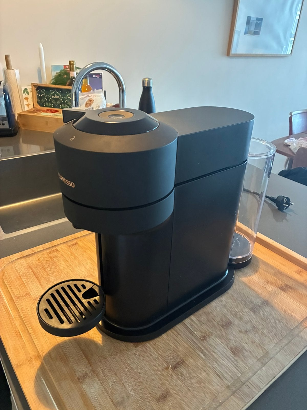 Nespresso Vertuo Next - Krups - Mat Zwart, Ophalen, Zo goed als nieuw, Koffiemachine