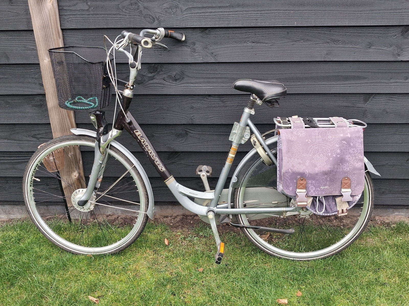 Batavus damesfiets

Ketting loopt iets aan, Ophalen, Gebruikt, Batavus