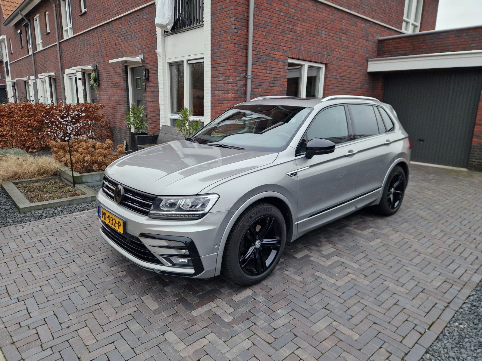 Volkswagen Tiguan 1.4 TSI 92KW R line 2017 Grijs, Voorwielaandrijving, 125 pk, 4 cilinders, Origineel Nederlands
