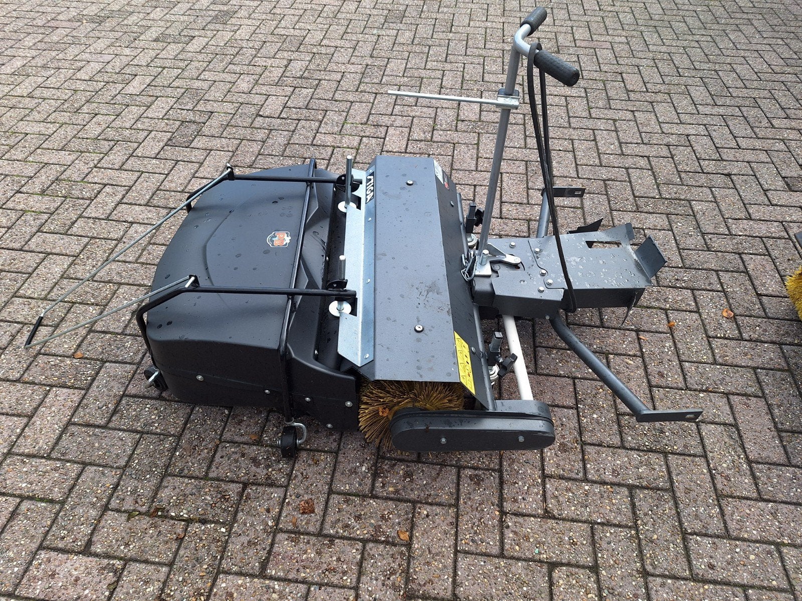 Stiga Veegmachine met opvangbak, Ophalen, Gebruikt