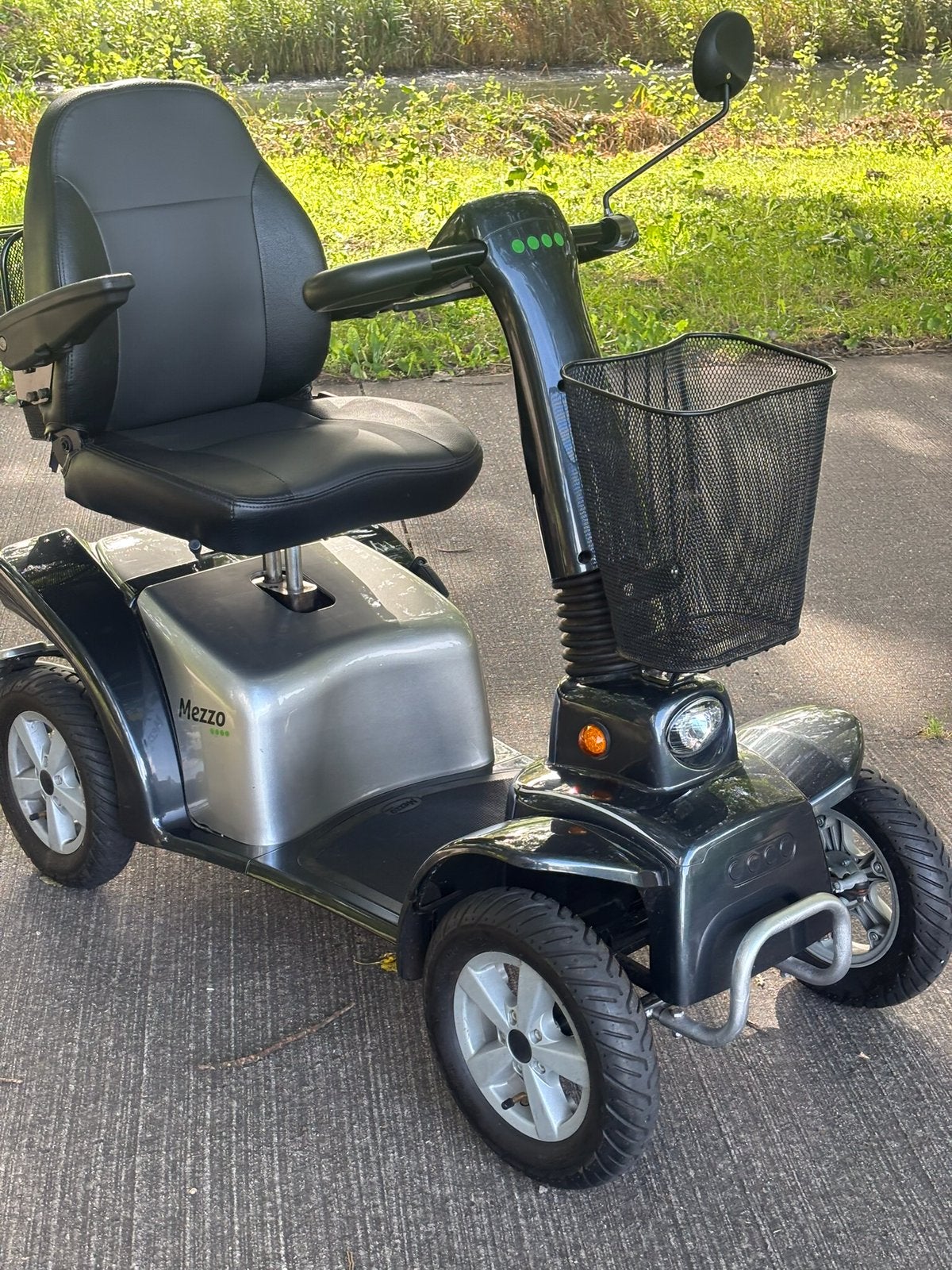 Mooie Mezzo 4 Scootmobiel zo complete nieuwstaat, Diversen, Overige merken, Meer info ☎️0️⃣6️⃣➖2️⃣0️⃣9️⃣0️⃣1️⃣0️⃣4️⃣0️⃣, Mezzo