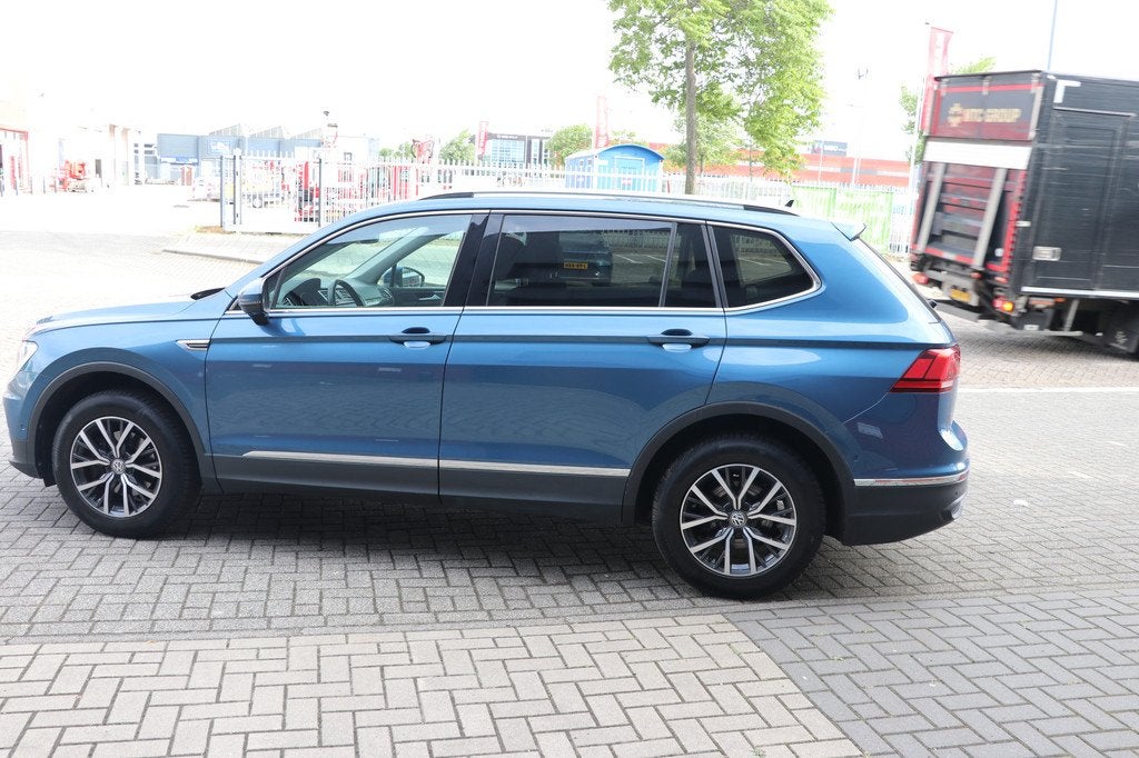 Volkswagen Tiguan Allspace 1.5 TSI Comfortline Business 7p., Auto's, Euro 6, 150 pk, Blauw, 7 stoelen