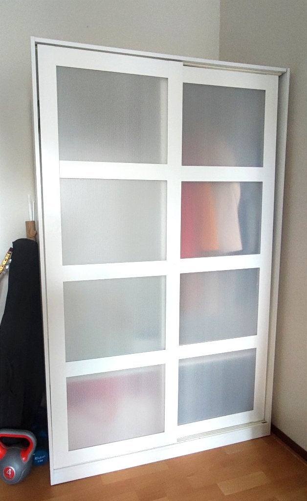 IKEA KVIKNE kledingkast, Huis en Inrichting, Kasten | Kledingkasten, Ophalen, 100 tot 150 cm, Zo goed als nieuw, 150 tot 200 cm