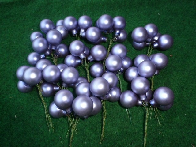 65 licht paarse matte glas kerstballen 25 mm op stok 12cm, Diversen, Ophalen of Verzenden, Nieuw