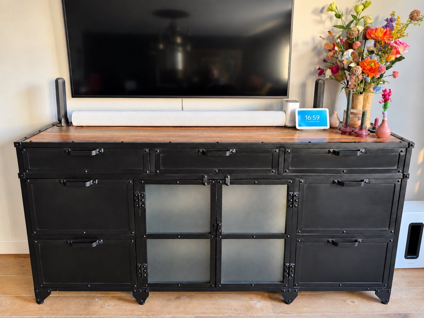 Industriële dressoir / tv meubel met mango houten blad, Ophalen, 150 tot 200 cm, Zo goed als nieuw, Overige houtsoorten