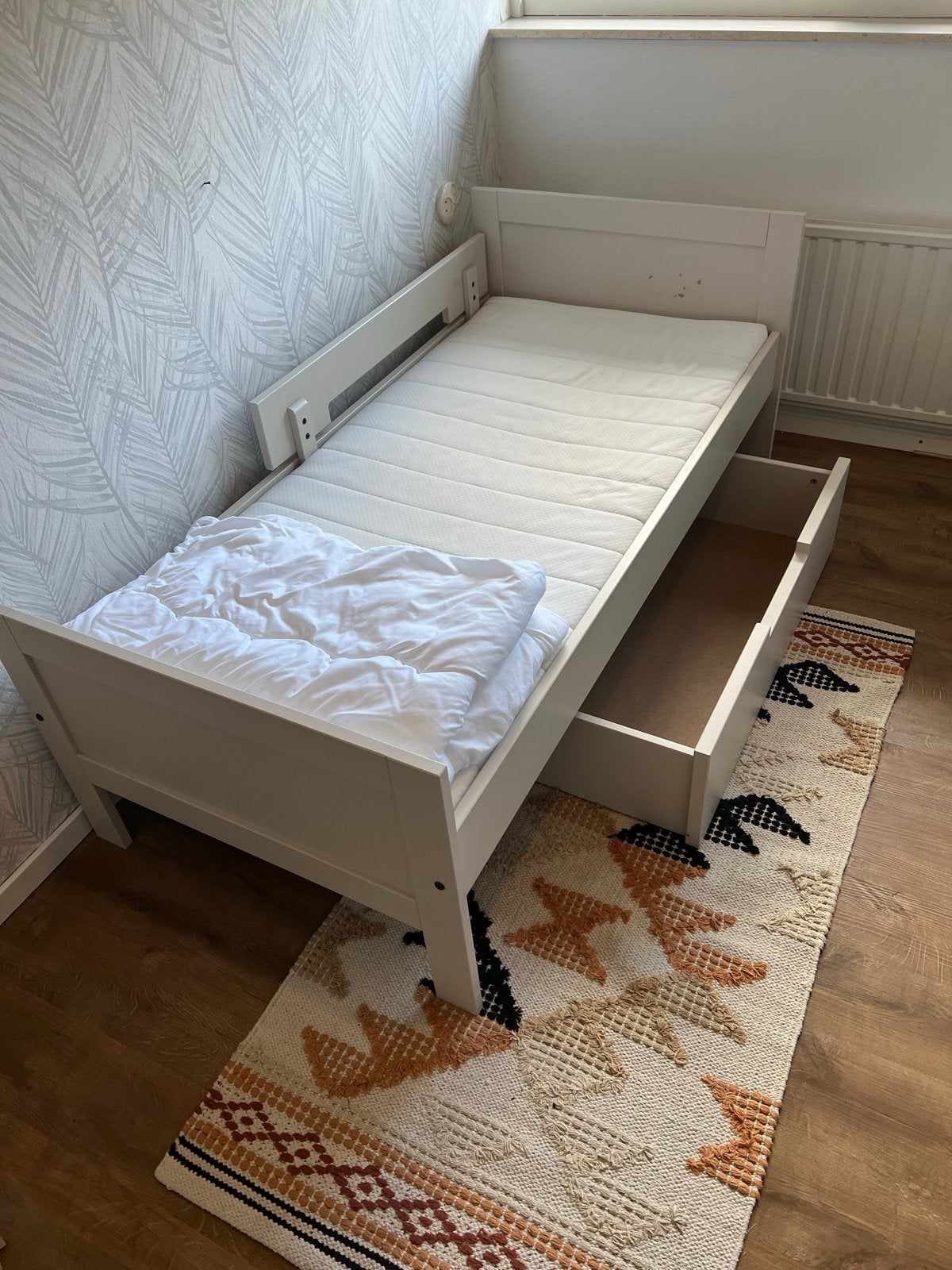Peuterbed 70x150 met uitvalbeveiliging en opberglade, Ophalen, Gebruikt, 70 tot 85 cm, 140 tot 160 cm