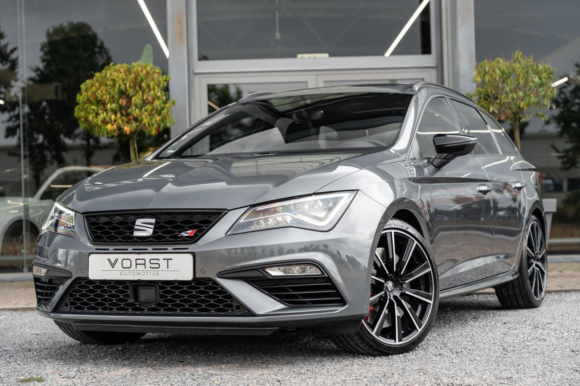 Seat Leon ST 2.0 TSI 4DRIVE CUPRA Ultimate Pano Beats Schaal, Auto's, Automaat, Gebruikt, 1984 cc, Leon