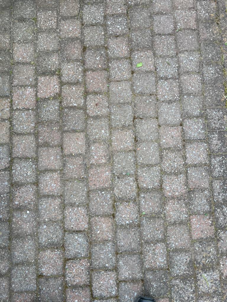 44 m2 Koppelstones, Ophalen, Gebruikt, Beton, Klinkers