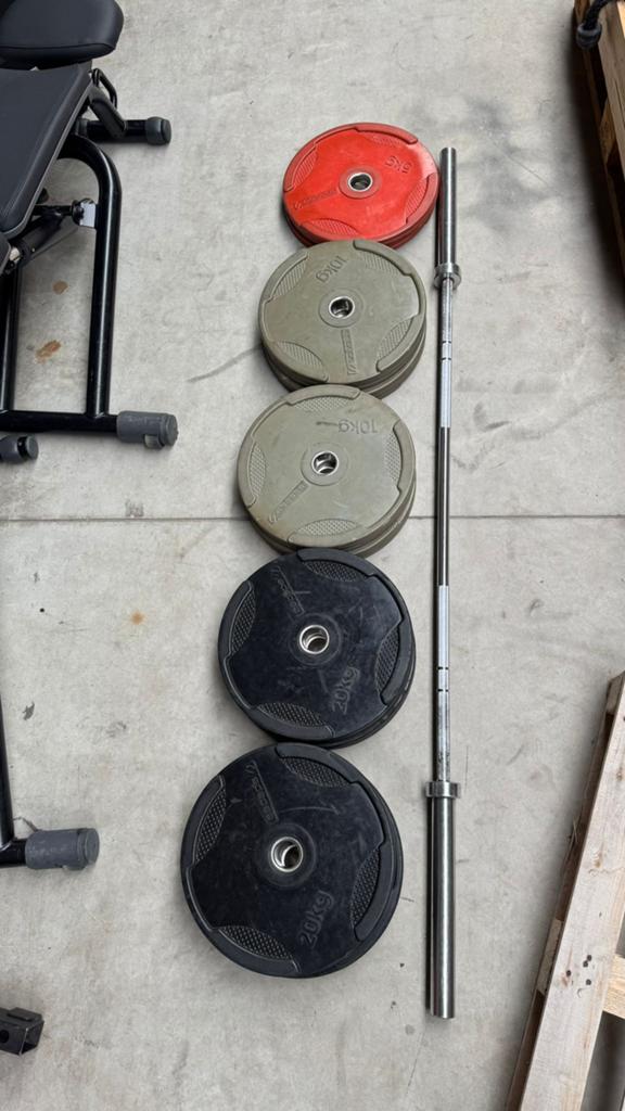 130kg Escape Bumperplates + Olympische Barbell, Sport en Fitness, Ophalen, Gebruikt, Halterschijven