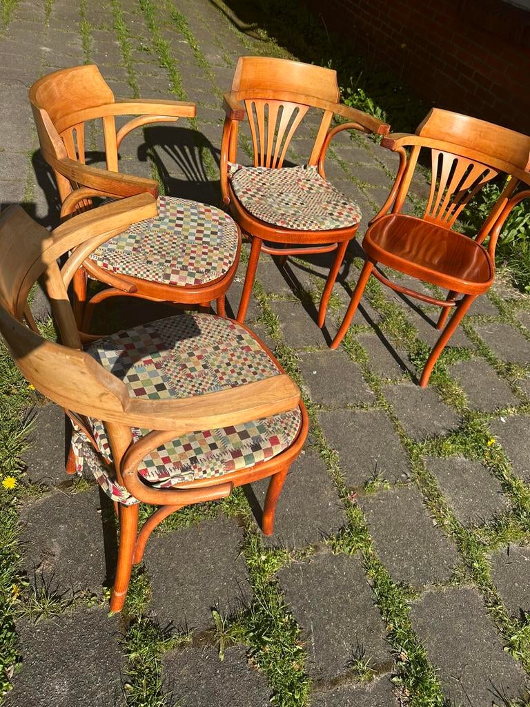 4 degelijke houten (cafe) stoelen., Huis en Inrichting, Stoelen, Ophalen, Gebruikt, Bruin, Cafe stoel