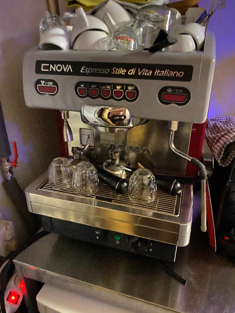 Espresso machine, La Cimbali, Enova, Professioneel,, 10 kopjes of meer, Ophalen, Zo goed als nieuw, Espresso apparaat