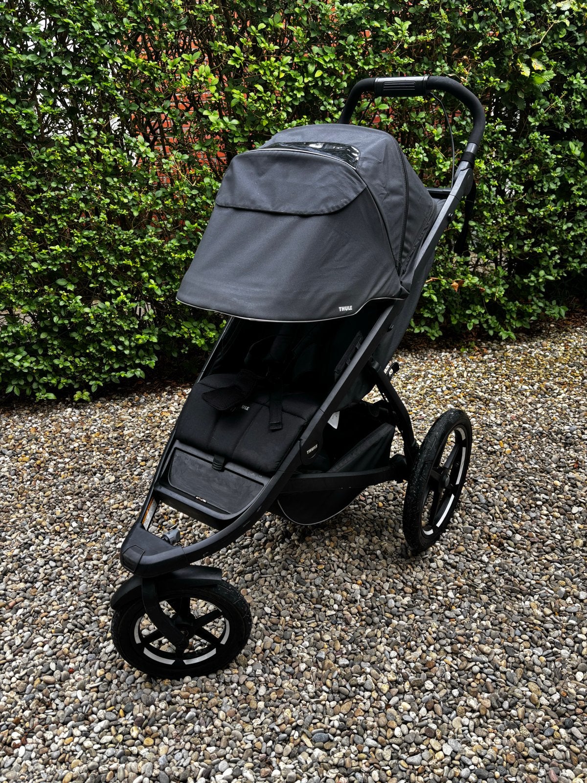 Thule Urban Glide 3 kinderwagen met reiswieg en regenhoes, Kinderen en Baby's, Zo goed als nieuw, Met reiswieg, Ophalen, Kinderwagen