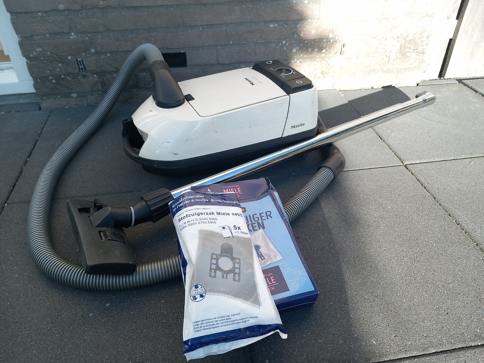Miele S 251i 1400W stofzuiger, Stofzak, Gebruikt, Ophalen of Verzenden, Miele