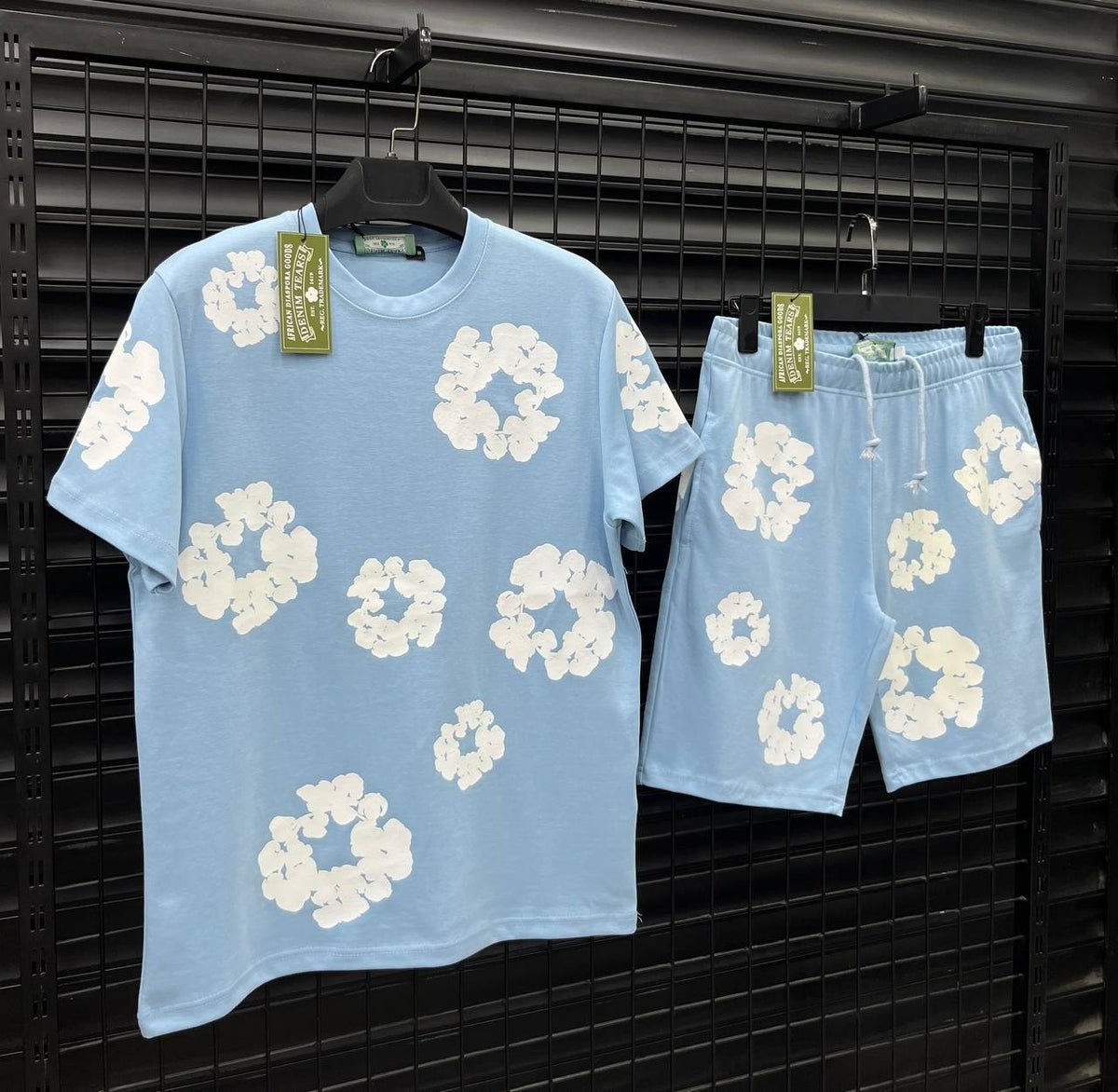 Denim Tears Katoenen Set - T-shirt & Korte Broek L/XL, Ophalen of Verzenden, Nieuw, Maat 52/54 (L)