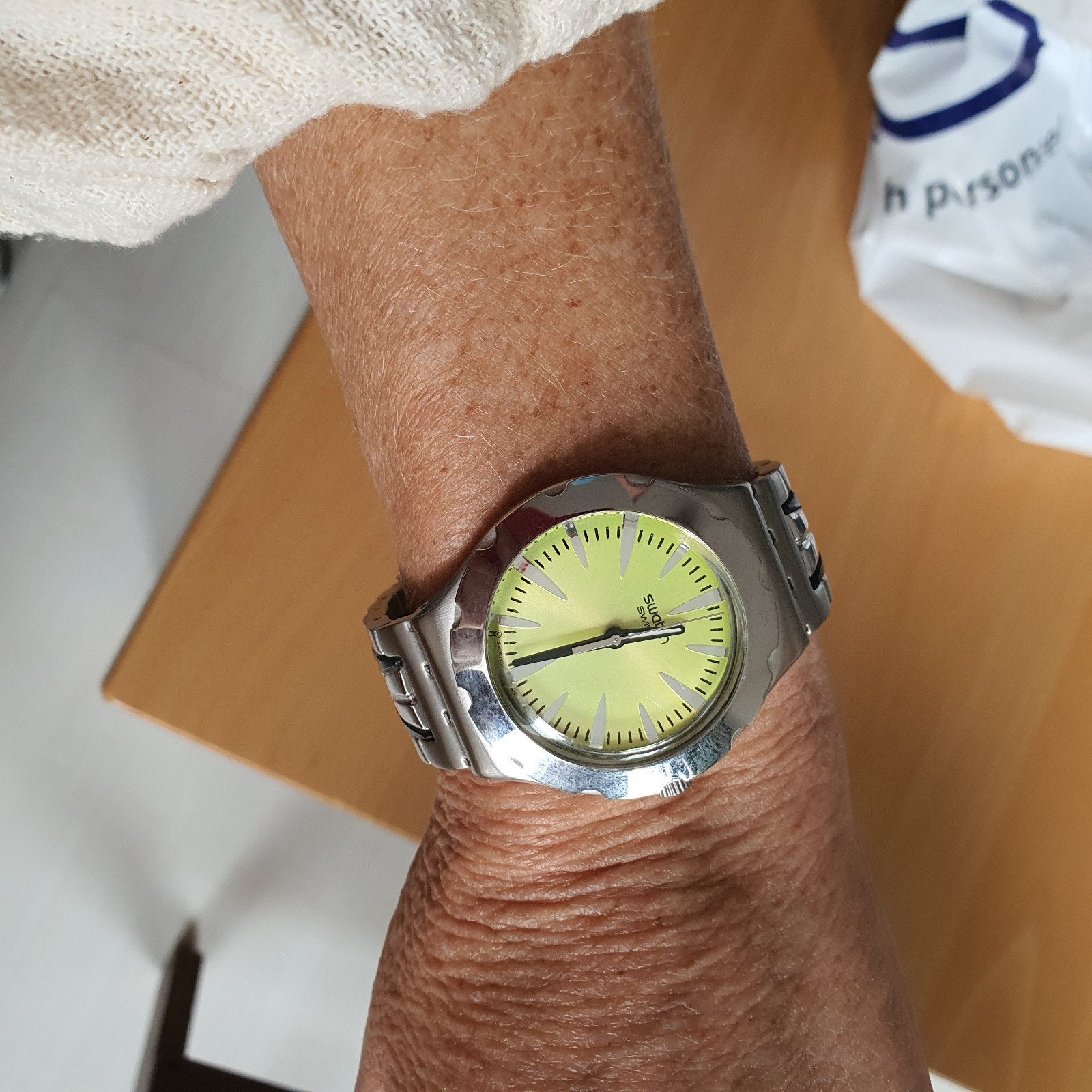 Swatch Irony polshorloge met geelgroene wijzerplaat, Sieraden, Tassen en Uiterlijk, Staal, Gebruikt, Staal, Verzenden