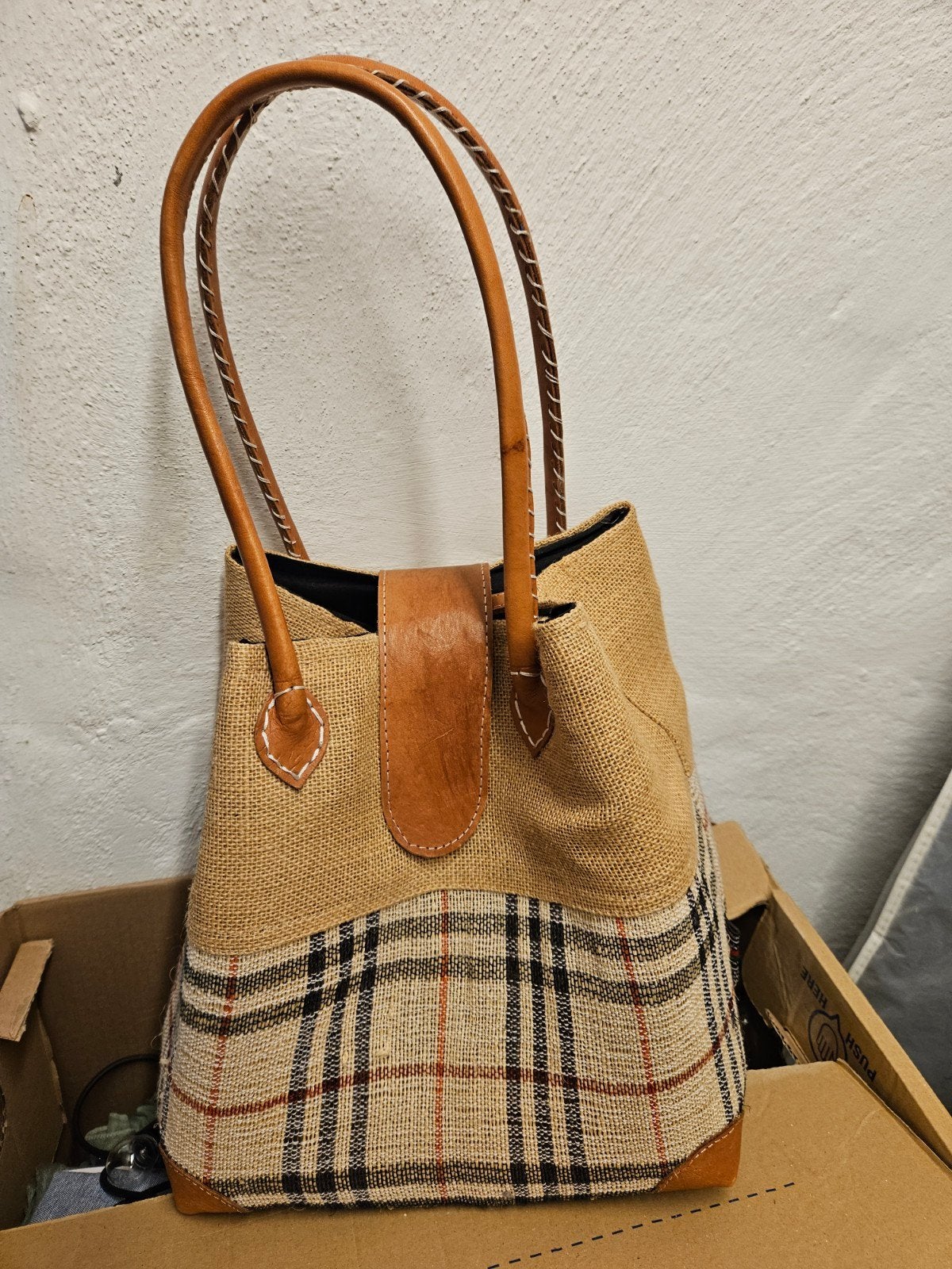 Linnen tas met leer en Burberry-stijl ruit, ongebruikt, Ophalen of Verzenden, Nieuw, Beige, Handtas