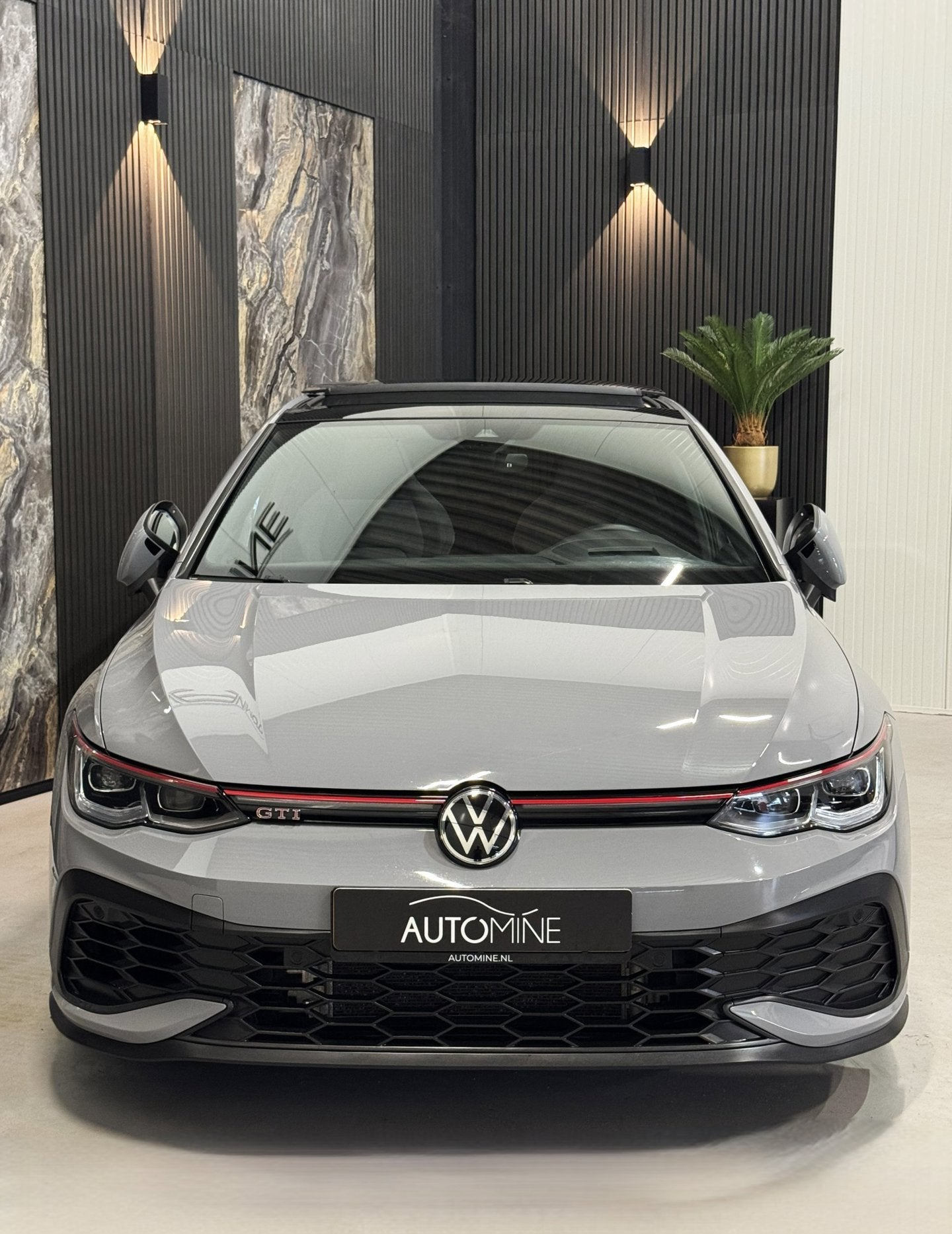 Volkswagen Golf 2.0 TSI GTI Clubsport|PANO|NÜRBURGRING|SFEE, Dealer onderhouden, Gebruikt, Zwart, 4 cilinders