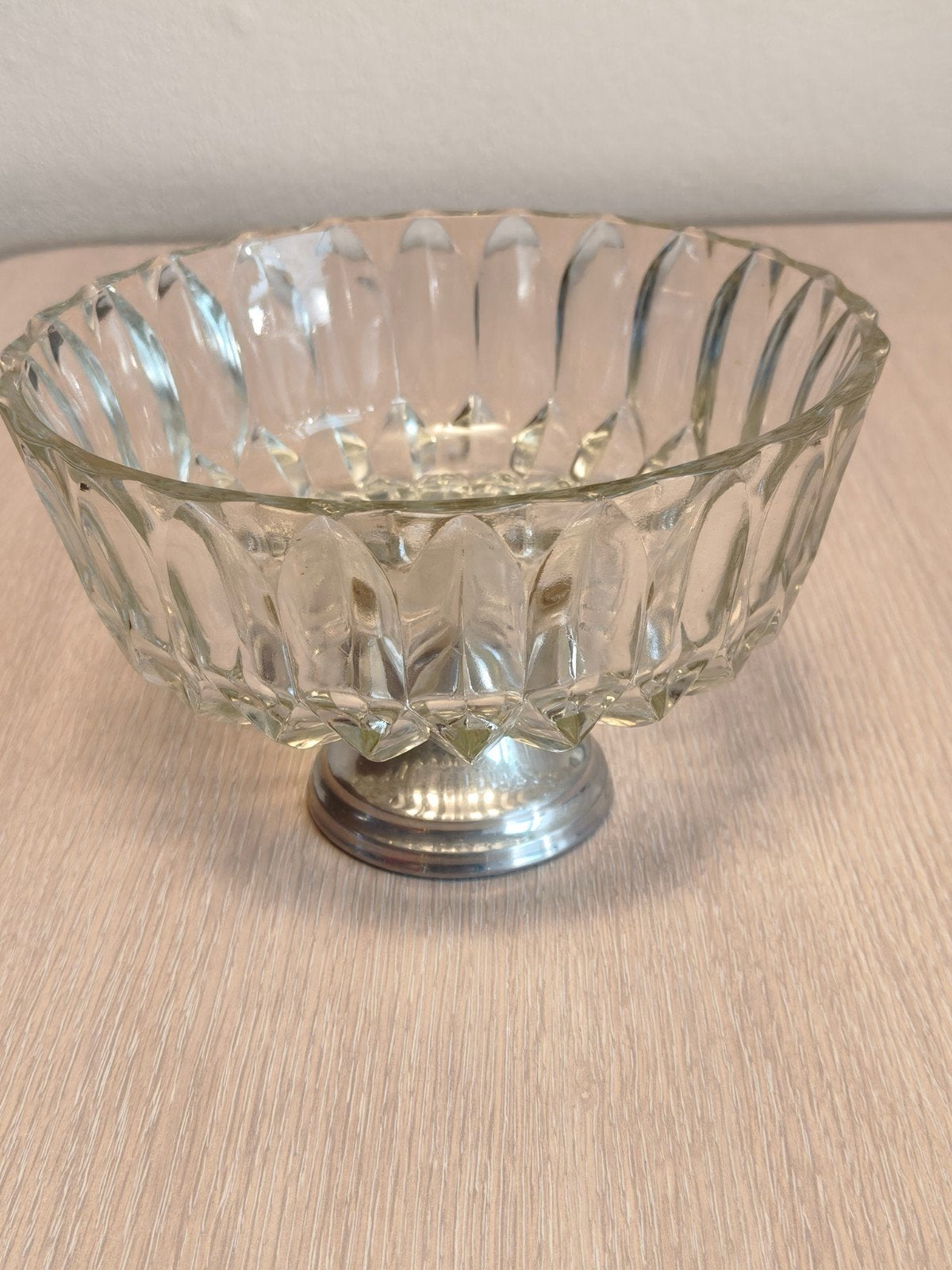 mooie schaal op zilverkleurige voet van Kristal glas, Ophalen of Verzenden