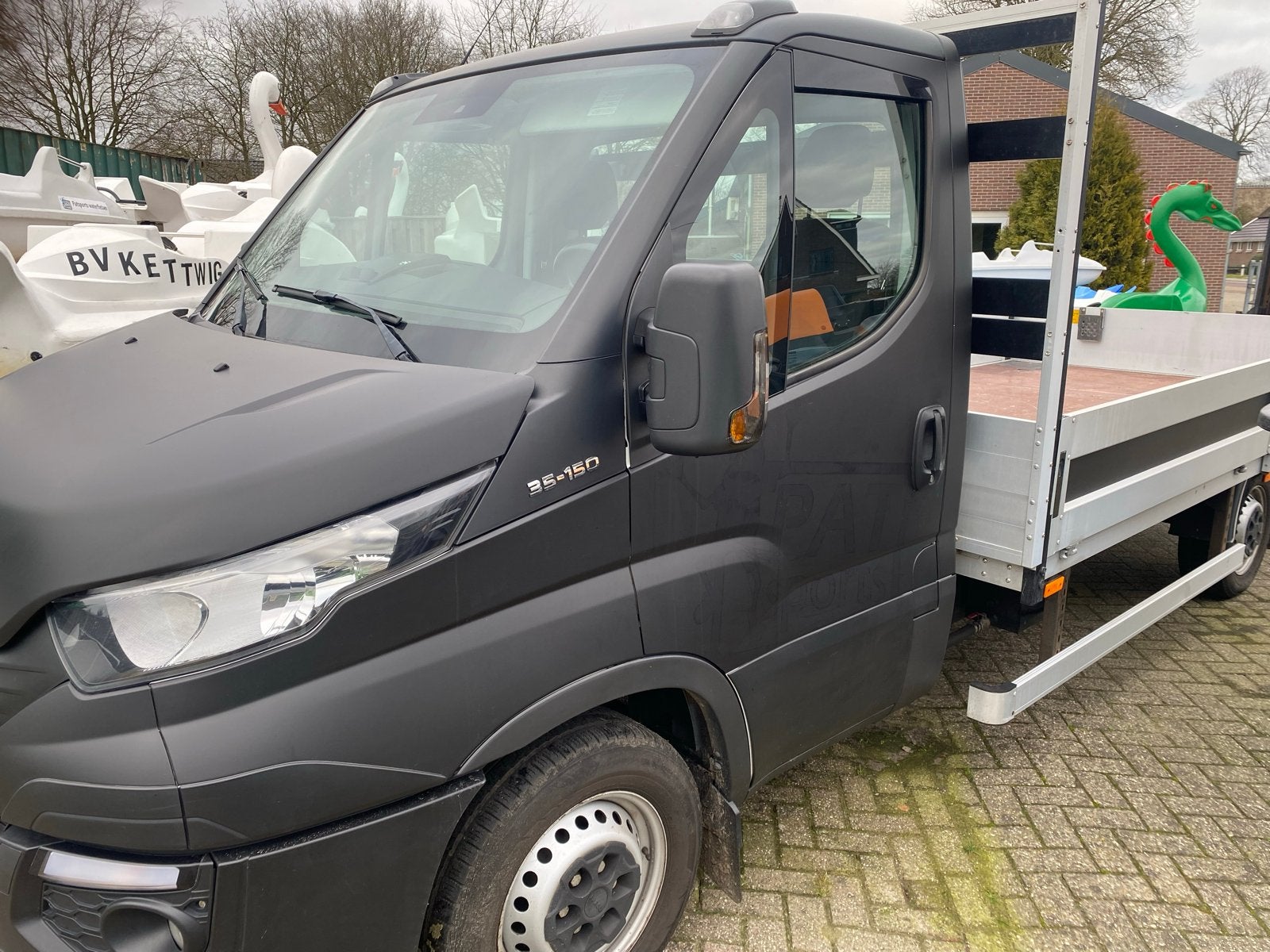 Iveco 35S15/AT?? 3.0D 110KW 2020 Wit ( Zwart gewrapt), Auto's, Iveco, 2998 cc, 149 pk, Geïmporteerd