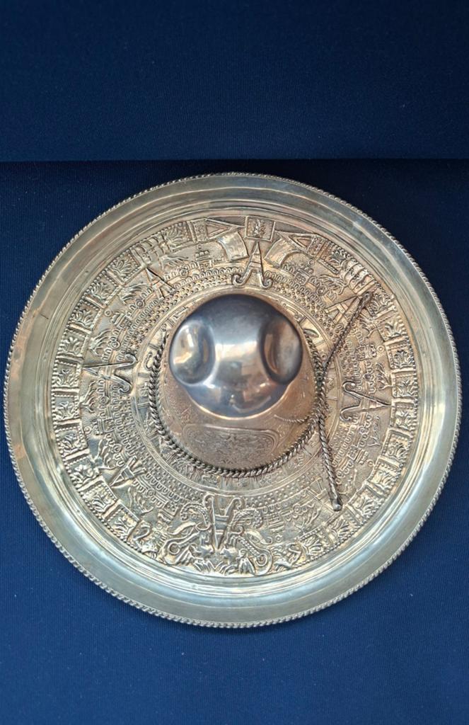 Zilveren Sombrero met Azteekse Kalender Gravure, Antiek en Kunst, Ophalen of Verzenden, Zilver