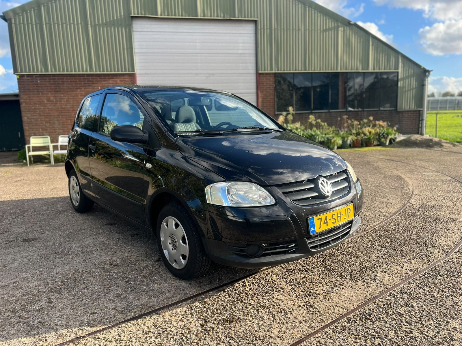 Volkswagen Fox 1.4 Nieuw APK zuinig goedkoop lage km NAP✅, Auto's, Voorwielaandrijving, Zwart, 4 cilinders, Zwart
