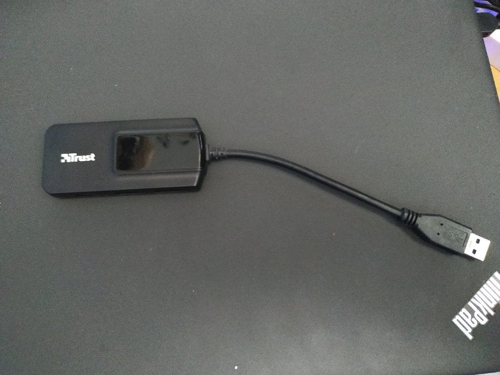 TRUST 21318 4 PORT USB 3.0 HUB, Computers en Software, Dockingstations, Zo goed als nieuw, USB-hub, Laptop, Ophalen of Verzenden