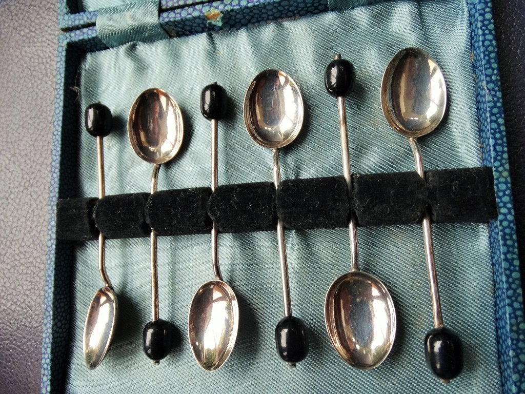 Zilveren lepeltjes met zwarte koffieboontjes koffieboonlepel, Verzenden
