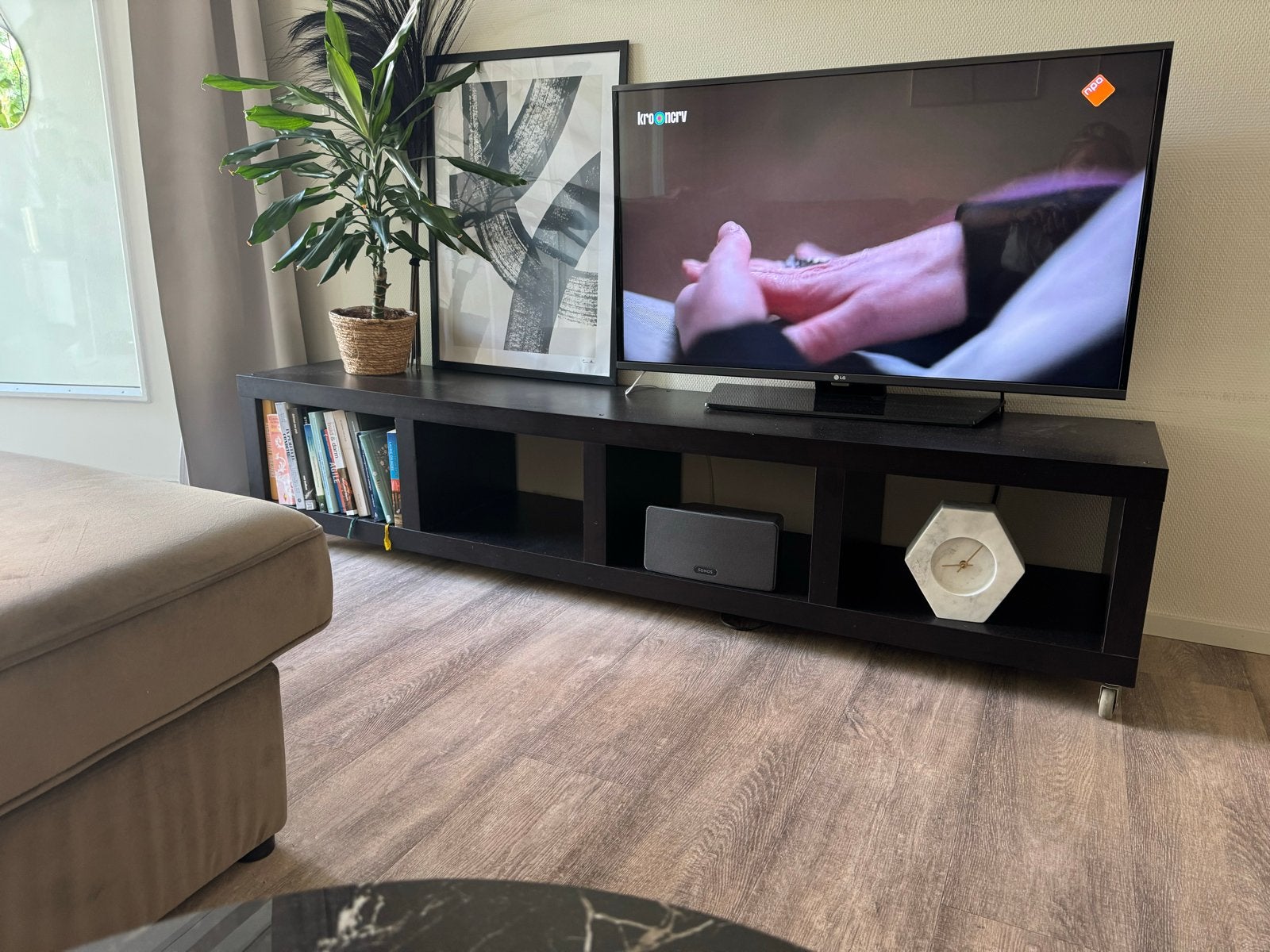 IKEA TV-meubel/boekenkast op wieltjes met vakken- Amersfoort, Gebruikt, 150 tot 200 cm, Ophalen of Verzenden, Minder dan 100 cm