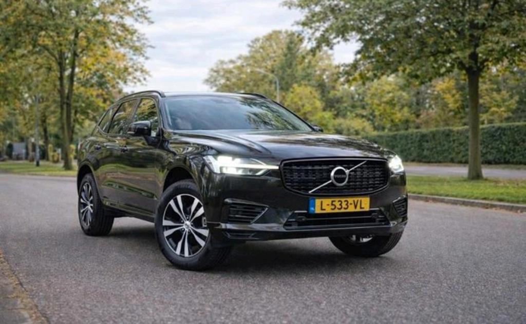 Volvo XC60 T8 Twin Engine 390pk Geartronic AWD 2020 Zwart, Auto's, Volvo, Zwart, 2069 kg, 1969 cc, 138 €/maand