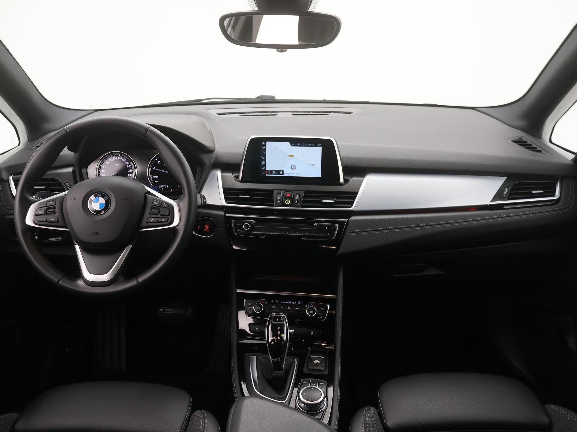 BMW 2-serie Active Tourer 218i Executive Launch Edition AUTO, Stof, Euro 6, Wit, Origineel Nederlands