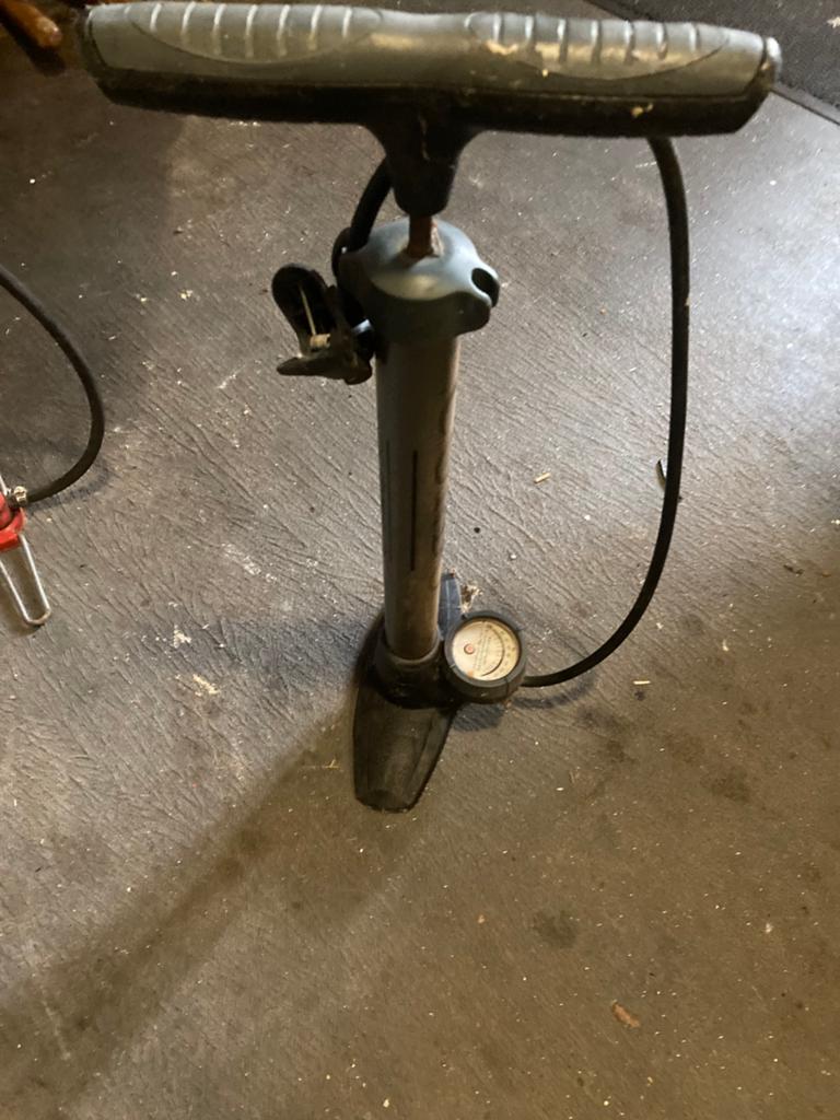 Fietspomp voor gewone en mtb ventien, Ophalen of Verzenden, Gebruikt
