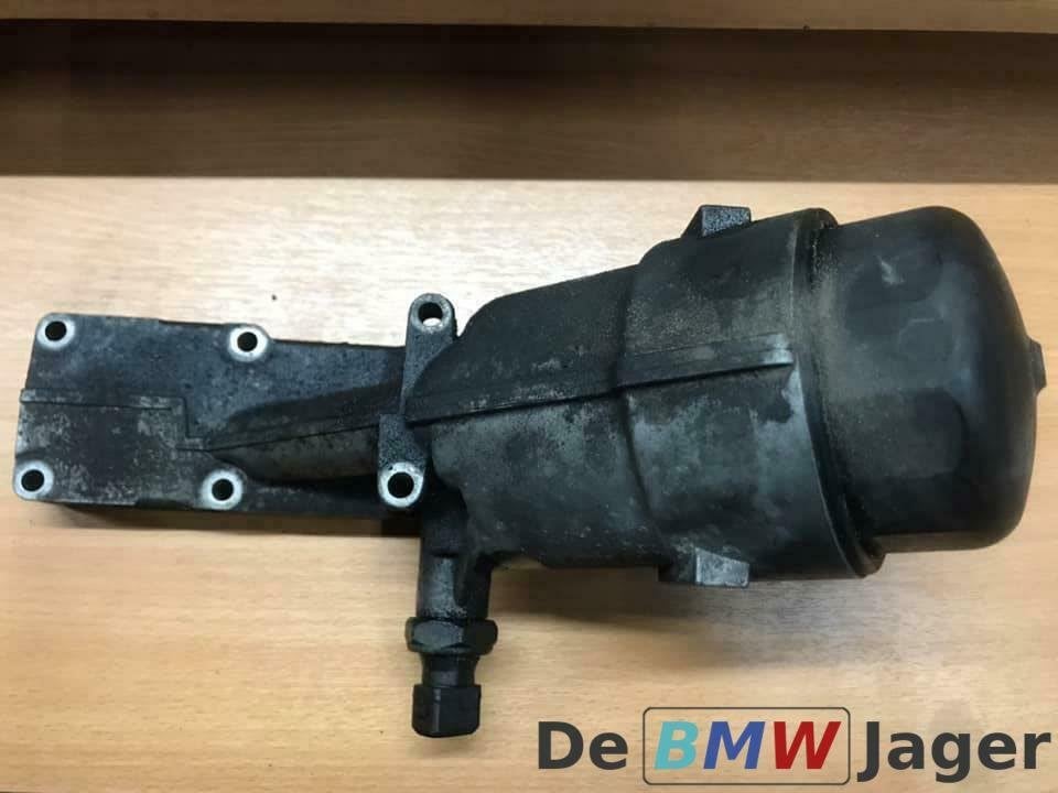 Foto 2 van Oliefilter huis BMW E30 E36 E46 E34 Z3 16i 18i 11421715878