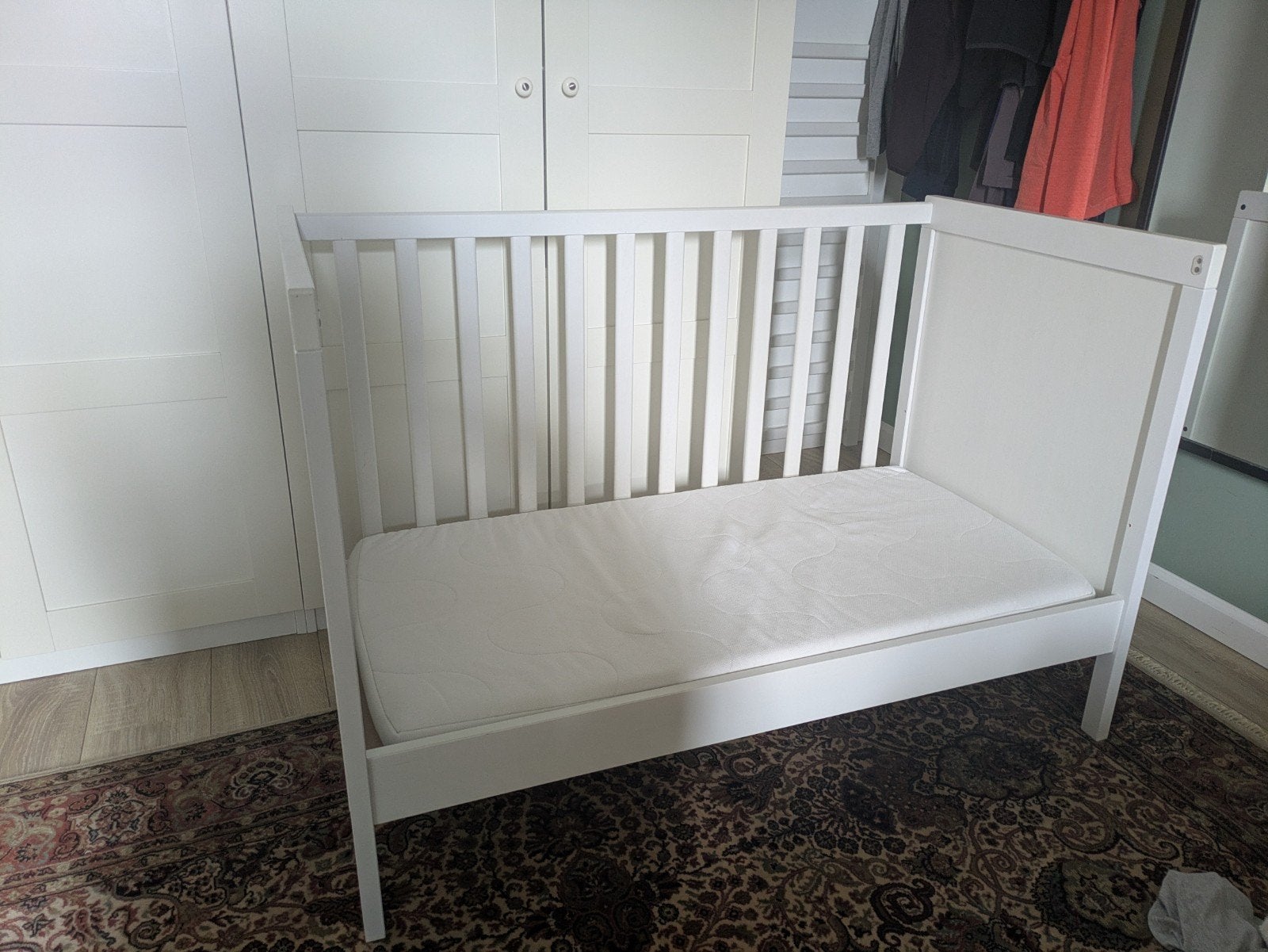 Ikea Sundvik ledikant met matras, Kinderen en Baby's, Babywiegjes en Ledikanten, Ophalen, Gebruikt, Ledikant