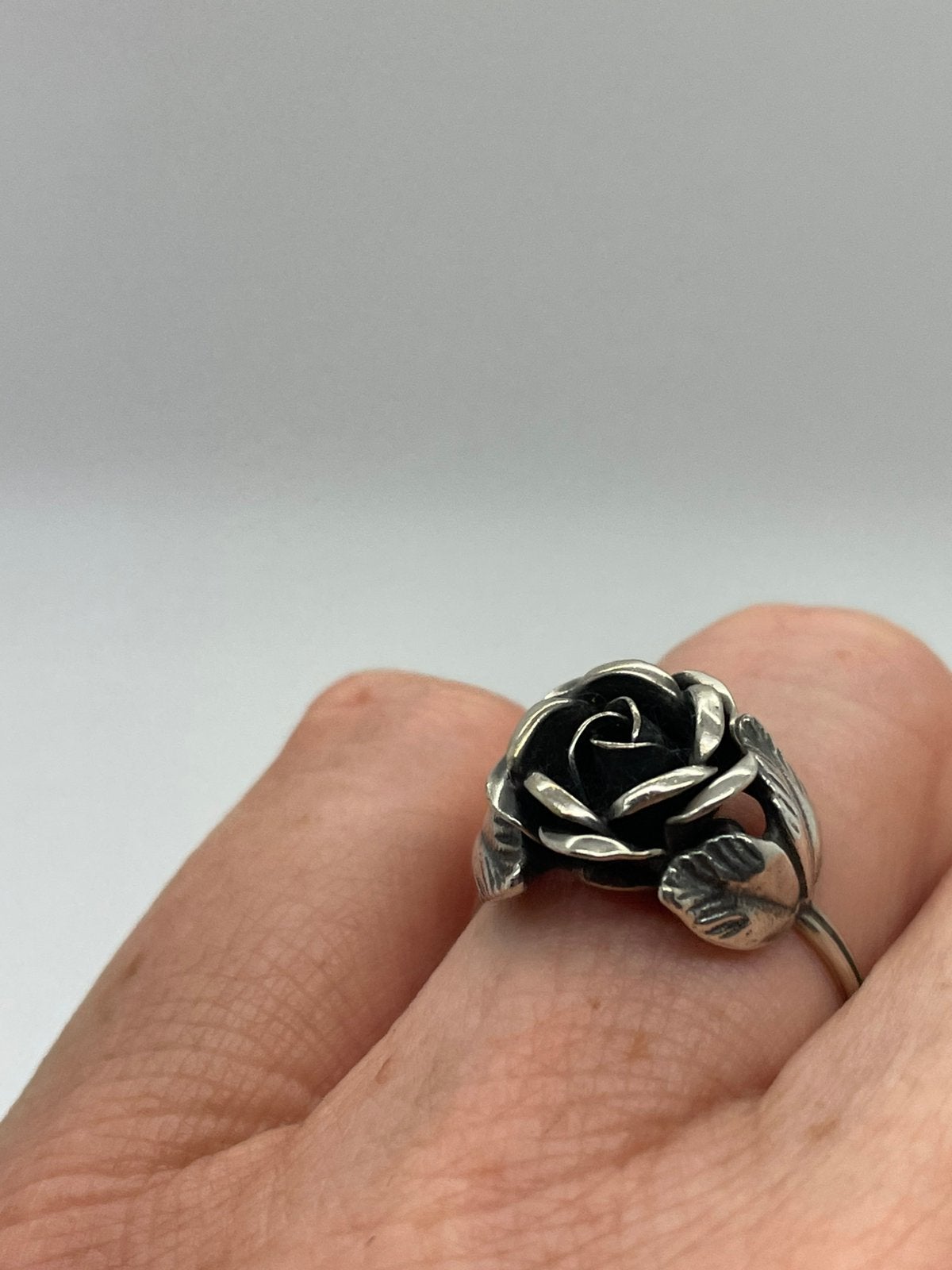 E176 Prachtige zilveren TEKA ring roosje maat 18,5, Ophalen of Verzenden, Zilver, Ring