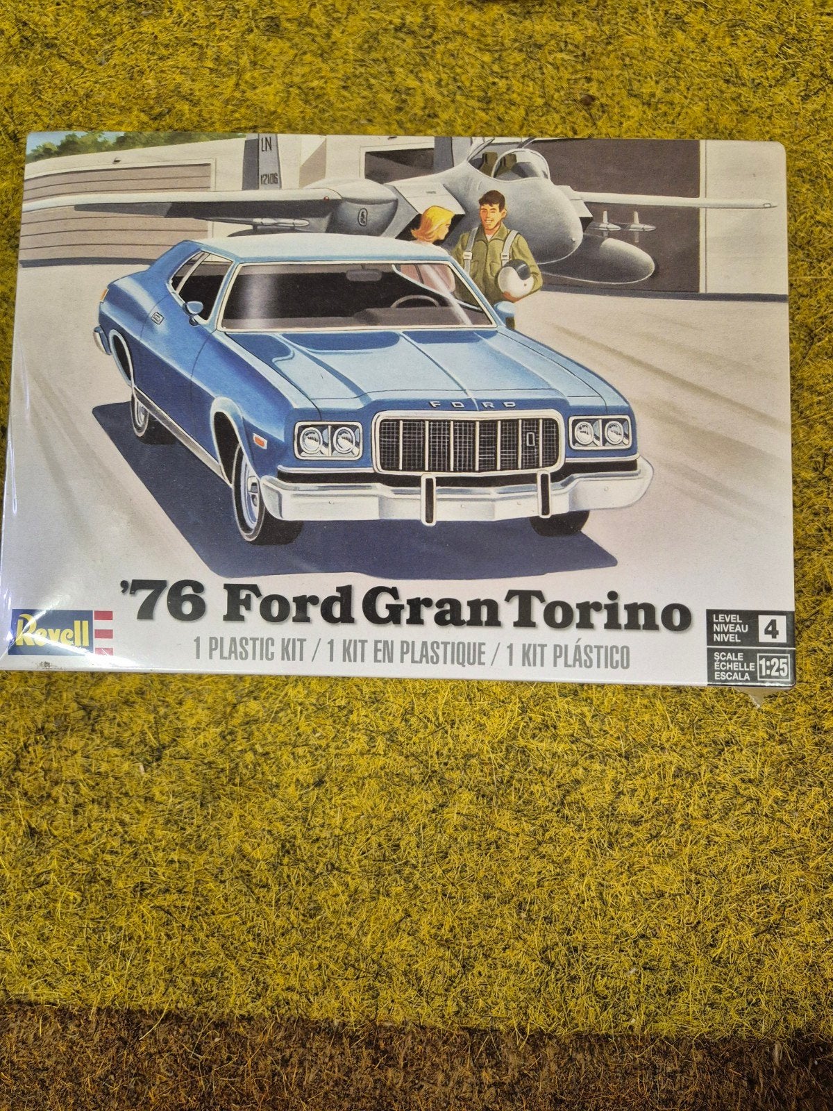 Revell Ford Gran Torino '76, Auto, Revell, Groter dan 1:32, Nieuw
