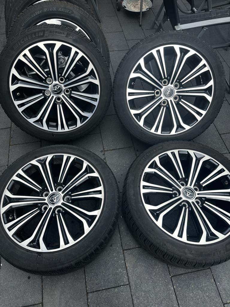 Toyota 17 inch velgen met Michelin winterbanden, Ophalen, Gebruikt