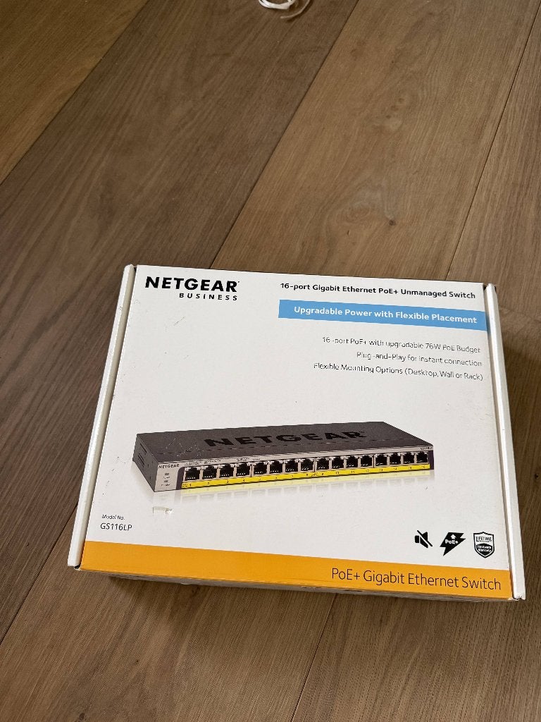 Netgear GS116LP switch, Computers en Software, Netwerk switches, Refurbished, Ophalen of Verzenden