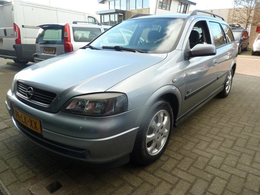 Opel Astra Wagon 1.6 Njoy nieuwe apk airco trekhaak, Auto's, Gebruikt, 4 cilinders, 49 €/maand, Origineel Nederlands