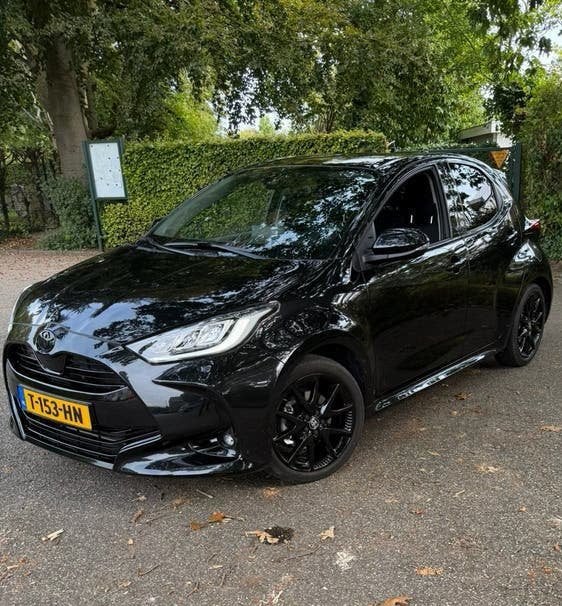 Toyota Yaris 1.5 dynamic Hybrid 116pk CVT 2023 Black Edition, 1490 cc, 3 cilinders, Yaris, Geïmporteerd