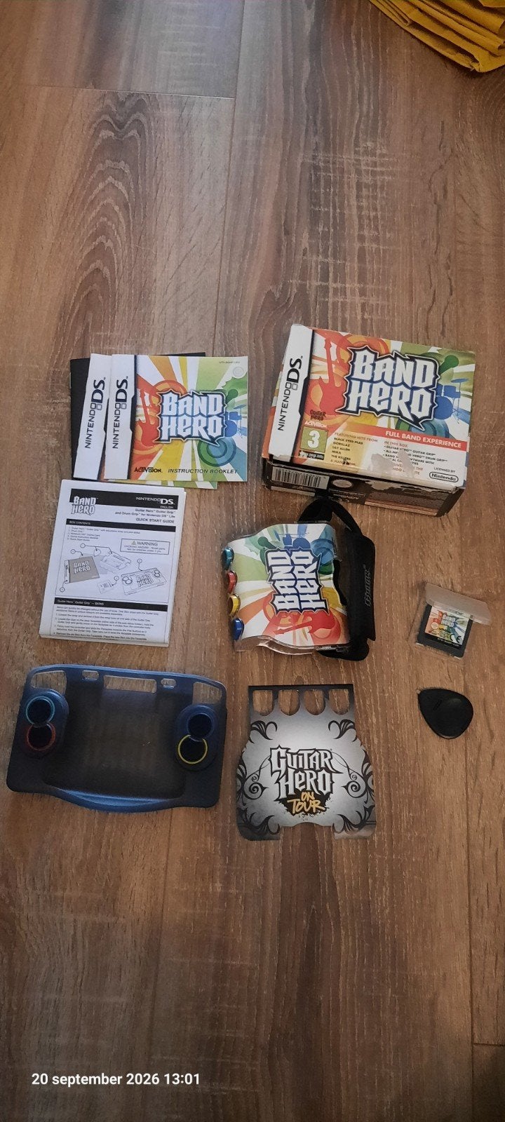 Nintendo DS Lite. Band Hero. Guitar Hero, Spelcomputers en Games, Ophalen, Muziek, Gebruikt, 1 speler