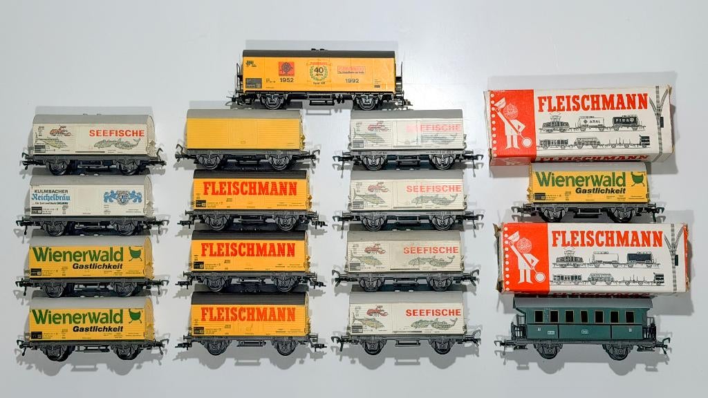 FLM: set van 15 gesloten goederenwagons + 1extra voor H0, Ophalen, Gebruikt, Gelijkstroom, Fleischmann
