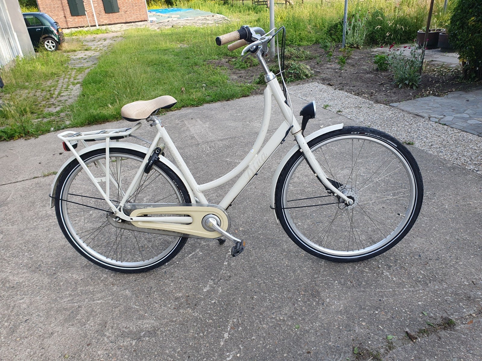 Damesfiets - Crème  Battavus / Dina met prijs., Fietsen en Brommers, Fietsen | Dames | Damesfietsen, Ophalen, Gebruikt, Velgrem