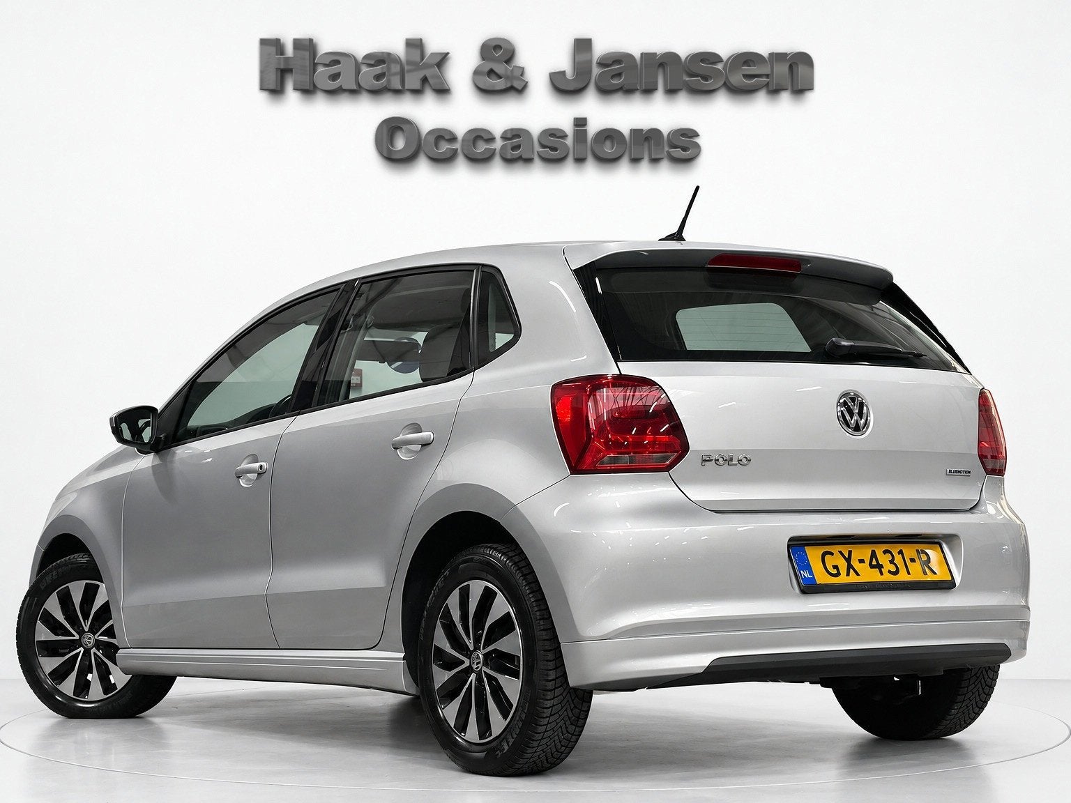 Volkswagen Polo 1.0 TSI Highline - Cruise - Navi - Airco, Voorwielaandrijving, Handgeschakeld, 3 cilinders, Zilver of Grijs