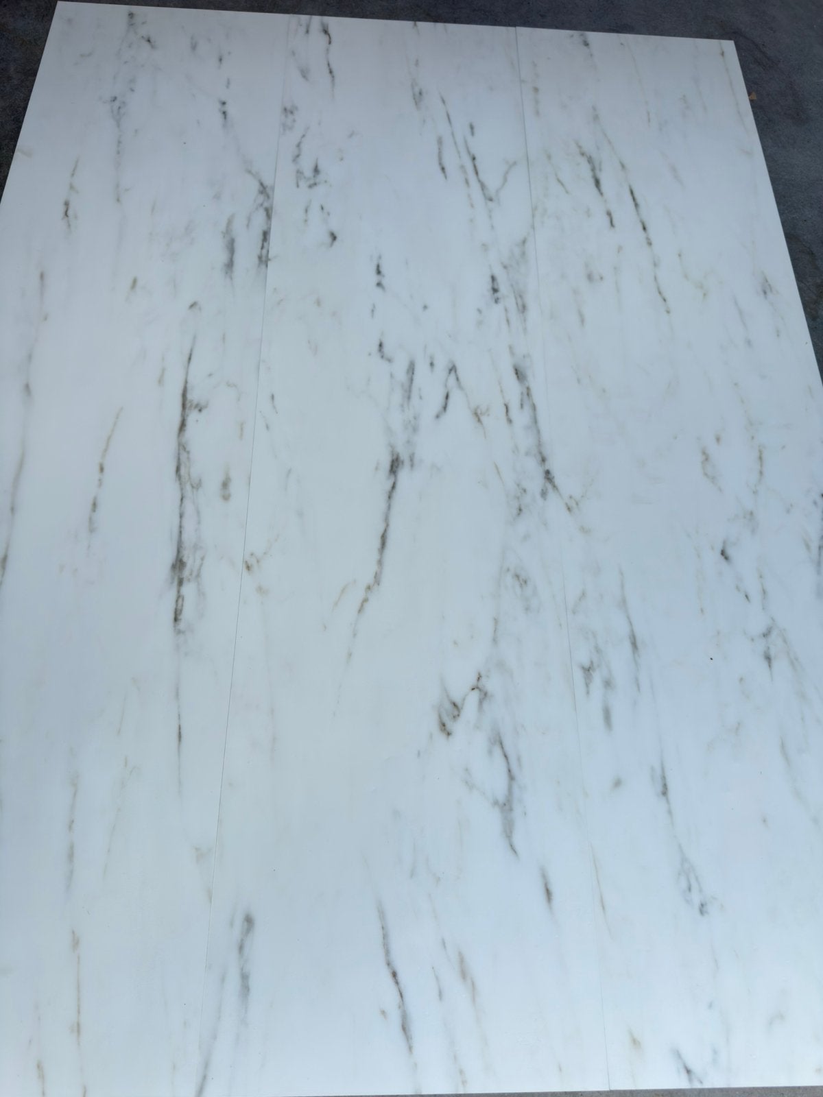 Quick-Step PVC Marmerlook Carrera White | 88m² | €29,95/m², 50 tot 150 cm, Nieuw, 10 m² of meer, Kunststof