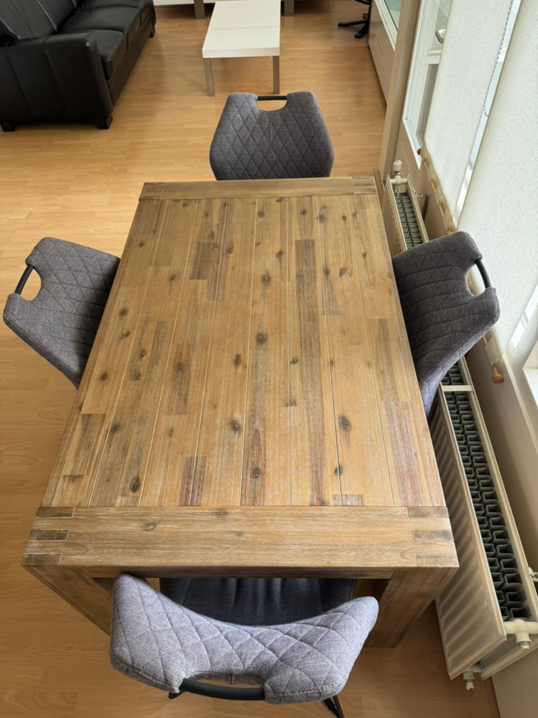 Robuste eetkamertafel, Ophalen, Zo goed als nieuw, 4 tot 6 stoelen