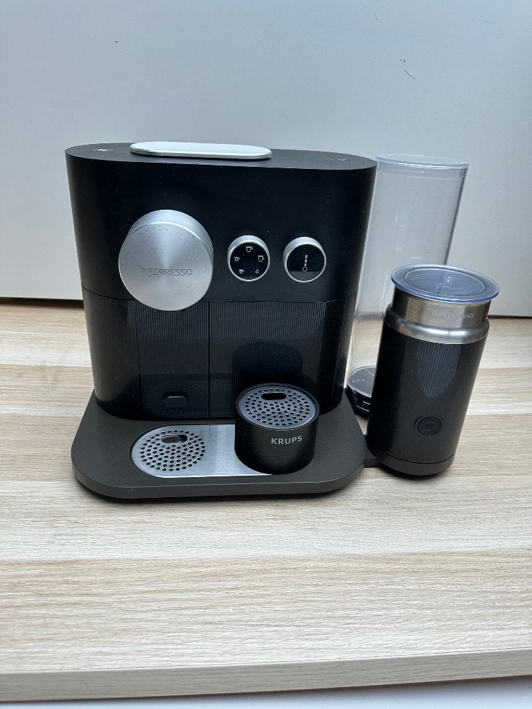 Krups Nespresso Expert & Milk XN6018 + Aeroccino, Ophalen, Gebruikt, Koffiemachine, 1 kopje
