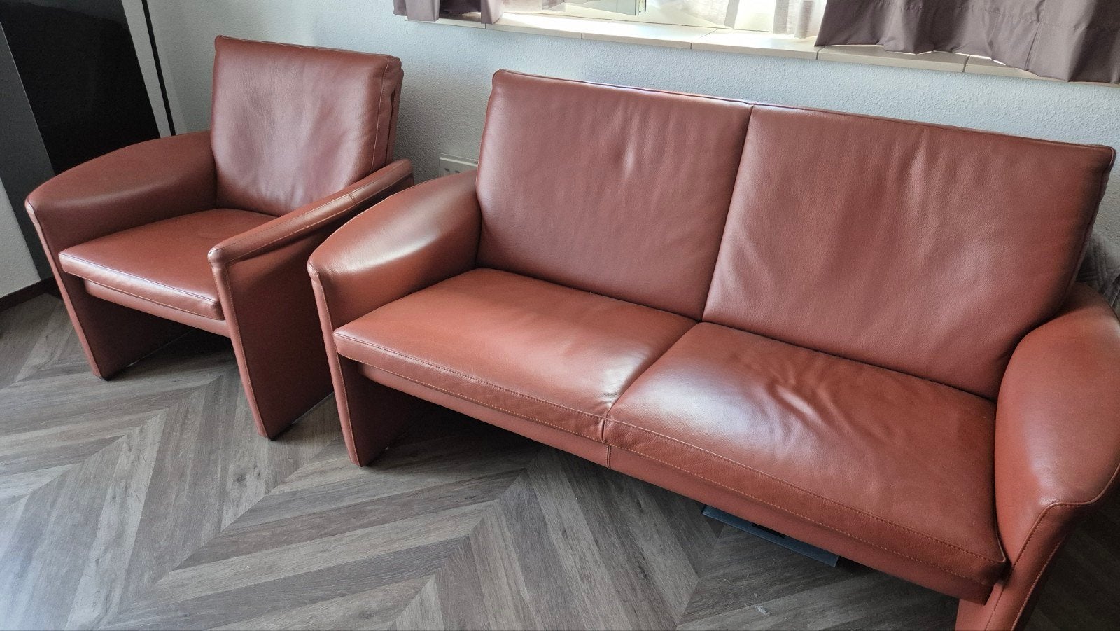 Leren bankstel (2-zits) met 1fauteuil - Zeer goede kwaliteit, Huis en Inrichting, Banken | Bankstellen, Ophalen, Klasiek/modern